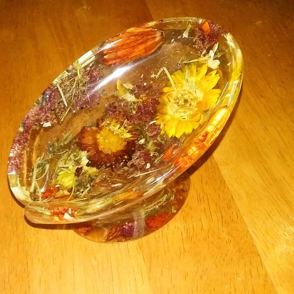 Soap Dish With Drip Spout - Picture 1 of 4